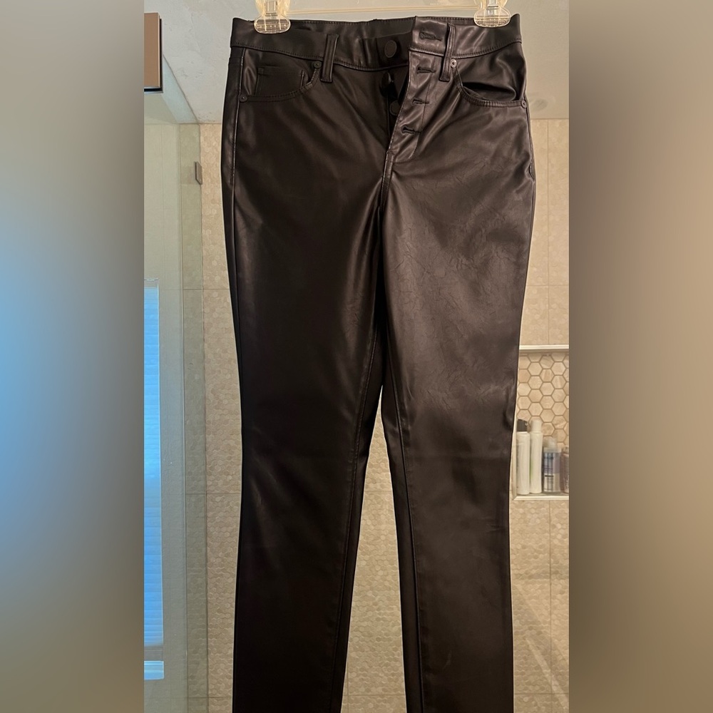 Blank NYC Women's Black Straight Leg Jeans